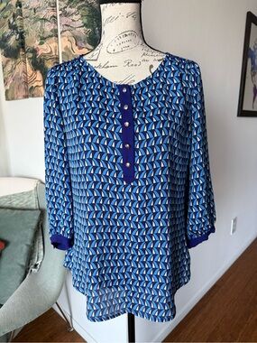 Banana Republic Women's Long Sleeve Blouse Top Blue Geometric Print Small